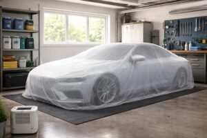 découvrez nos conseils pratiques pour bien stocker votre voiture pendant plusieurs mois et préserver son état optimal.