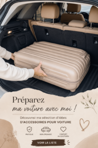 Accessoires variés pour voiture sur une surface en bois, montrant des coussins et organisateurs.