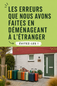 Une femme regarde une carte du monde, réfléchissant à son expatriation.